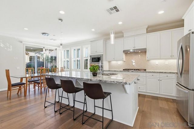 7951 Lusardi Creek Ln, San Diego, CA 92127