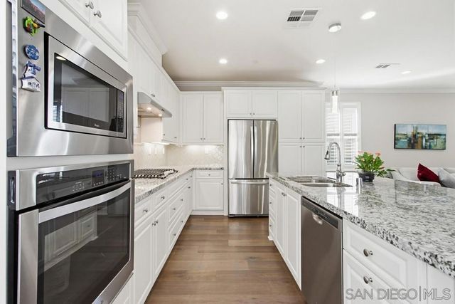 7951 Lusardi Creek Ln, San Diego, CA 92127