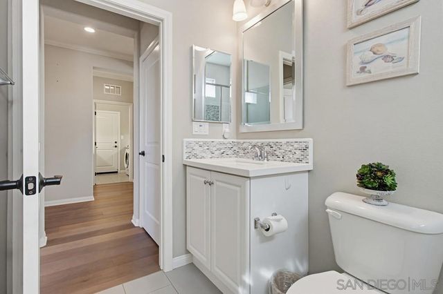 7951 Lusardi Creek Ln, San Diego, CA 92127