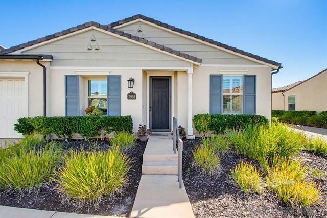 7951 Lusardi Creek Ln, San Diego, CA 92127
