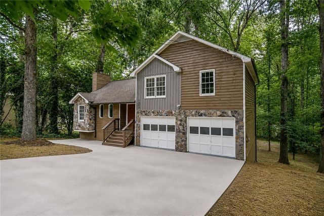 1450 Ashbrook Drive, Lawrenceville, GA 30043