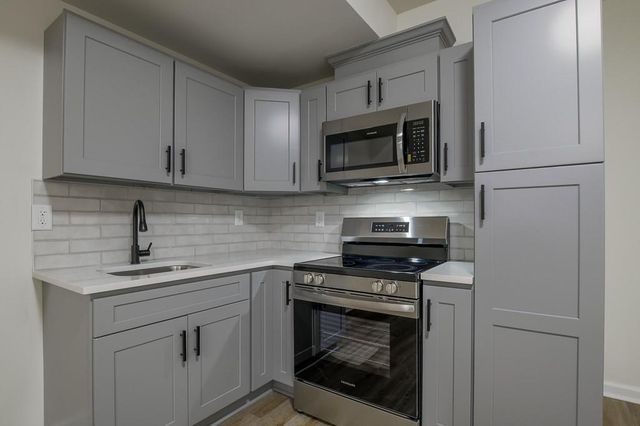 1450 Ashbrook Drive, Lawrenceville, GA 30043