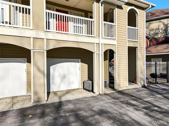 2714 McKnight Crossing Court, Rock Hill, MO 63124