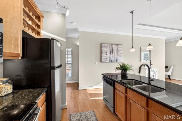 2714 McKnight Crossing Court, Rock Hill, MO 63124