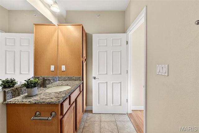 2714 McKnight Crossing Court, Rock Hill, MO 63124