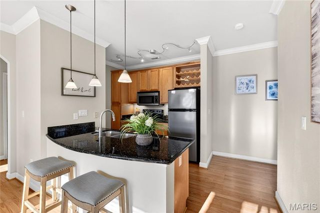 2714 McKnight Crossing Court, Rock Hill, MO 63124