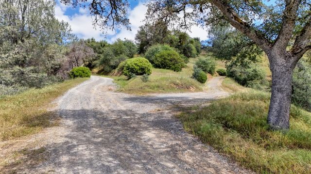 3466 Howard Rd, San Andreas, CA 95249