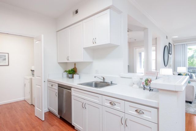 1982 W Bayshore Road 219, East Palo Alto, CA 94303