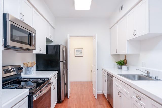1982 W Bayshore Road 219, East Palo Alto, CA 94303