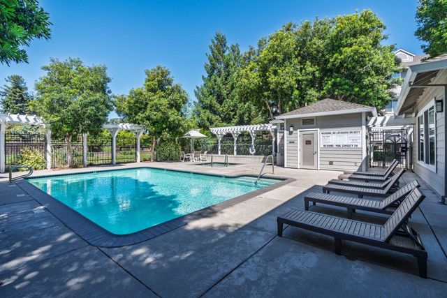 1982 W Bayshore Road 219, East Palo Alto, CA 94303