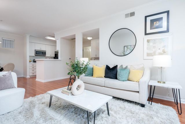 1982 W Bayshore Road 219, East Palo Alto, CA 94303