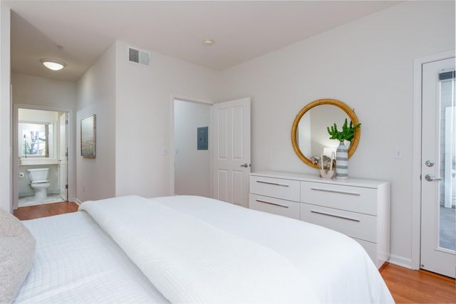 1982 W Bayshore Road 219, East Palo Alto, CA 94303