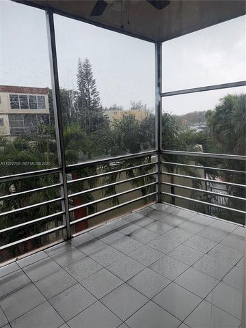 4042 NW 19th St 305, Lauderhill, FL 33313