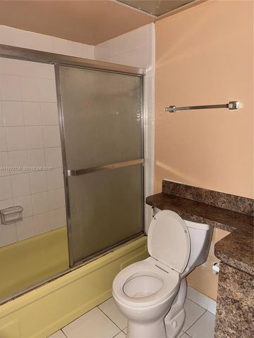 4042 NW 19th St 305, Lauderhill, FL 33313