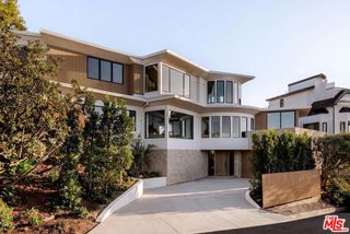 3858 Buena Park Drive, Studio City, CA 91604