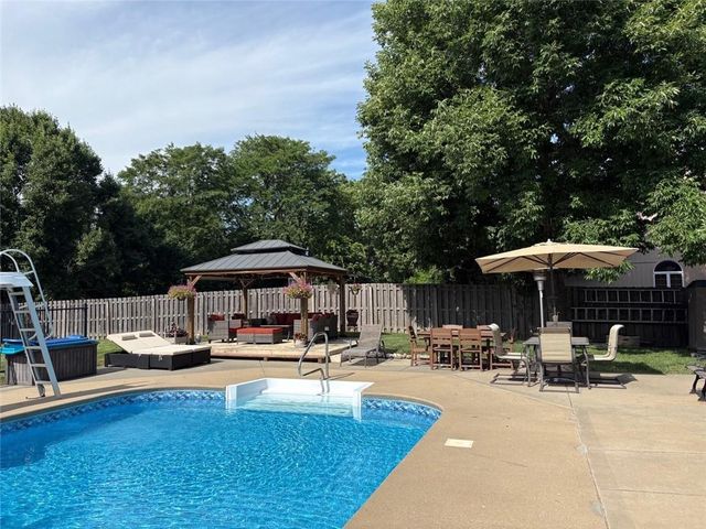 1619 NE 100 Court, Kansas City, MO 64155