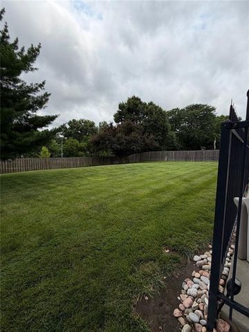 1619 NE 100 Court, Kansas City, MO 64155