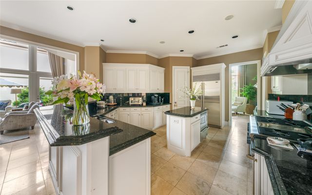 6911 Forest Glen Drive, Dallas, TX 75230