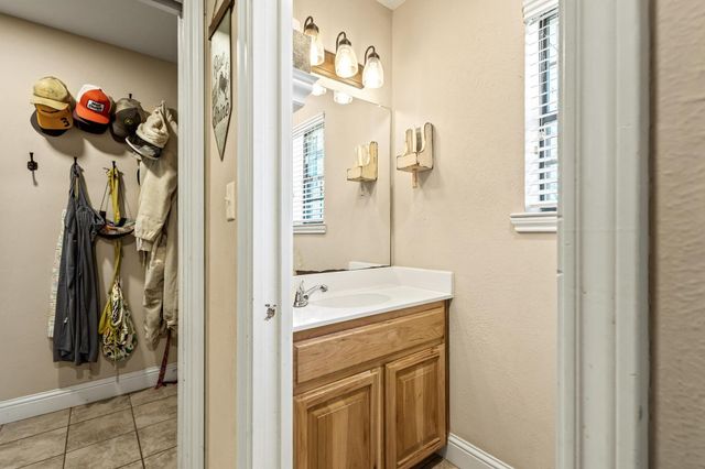 2321 County Rd 2100, Ivanhoe, TX 75447