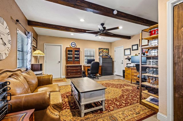 2321 County Rd 2100, Ivanhoe, TX 75447