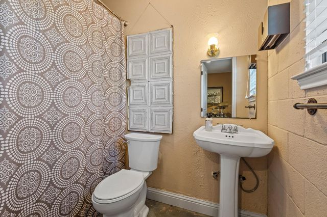 2321 County Rd 2100, Ivanhoe, TX 75447