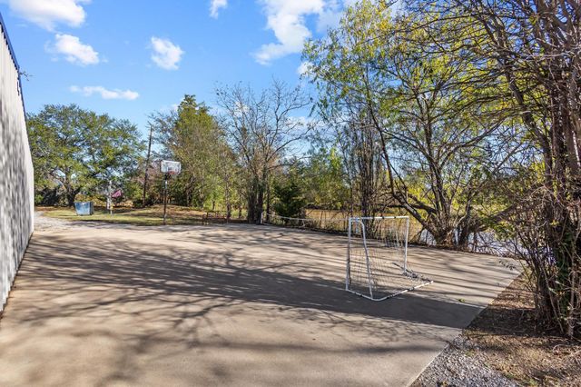 2321 County Rd 2100, Ivanhoe, TX 75447