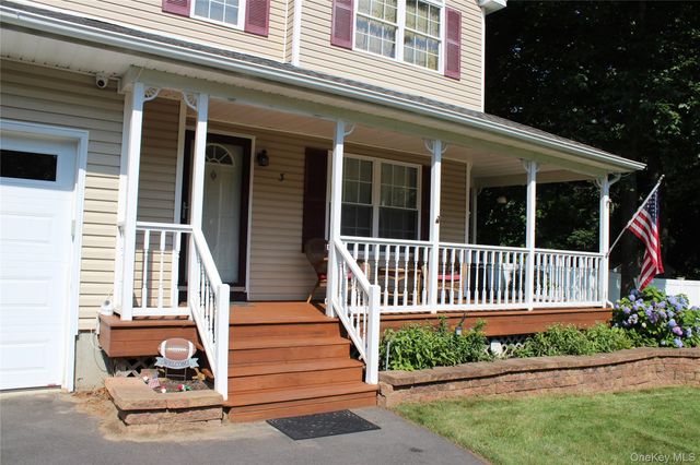 3 Lonscreek Place, Mastic Beach, NY 11951
