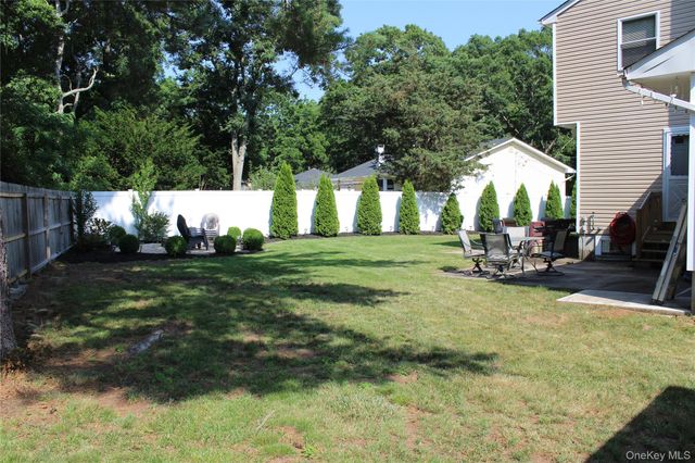 3 Lonscreek Place, Mastic Beach, NY 11951