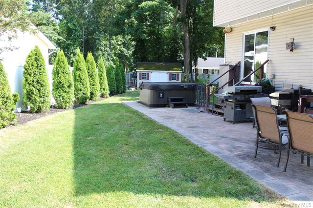 3 Lonscreek Place, Mastic Beach, NY 11951