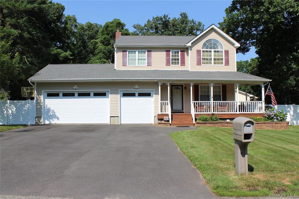 3 Lonscreek Place, Mastic Beach, NY 11951