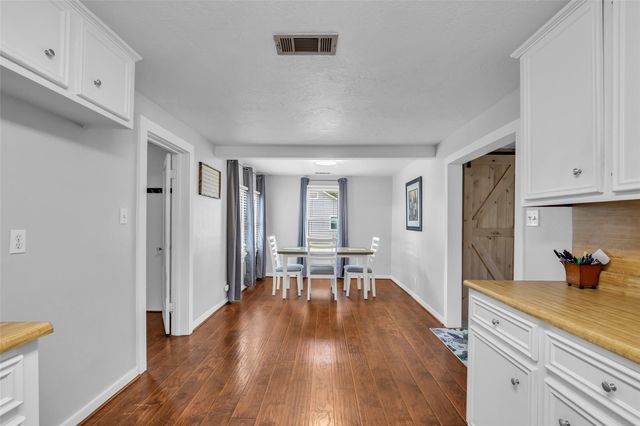 109 Oxford Street, Tomball, TX 77375