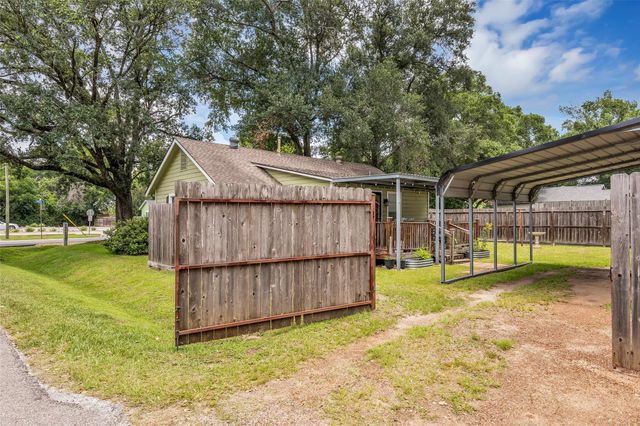 109 Oxford Street, Tomball, TX 77375