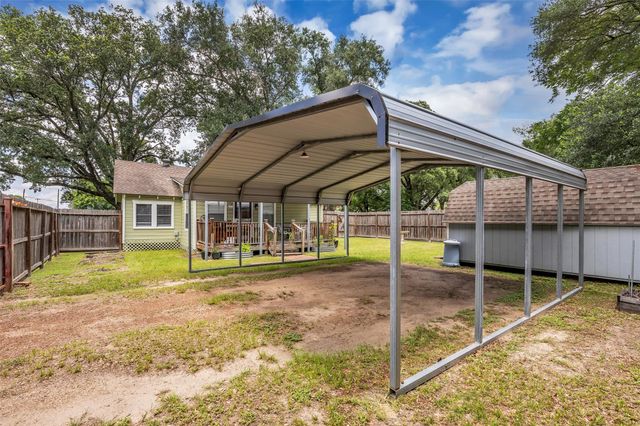 109 Oxford Street, Tomball, TX 77375