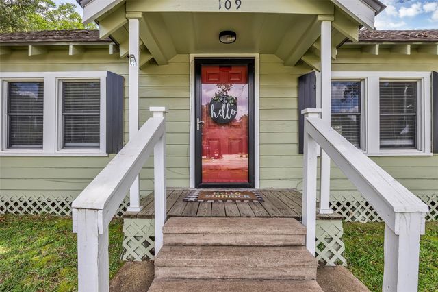 109 Oxford Street, Tomball, TX 77375