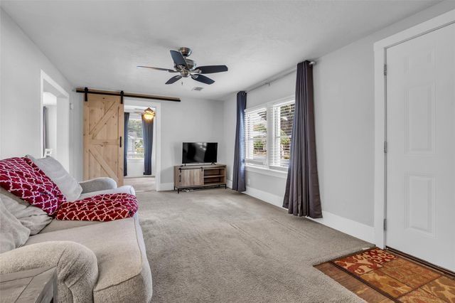 109 Oxford Street, Tomball, TX 77375