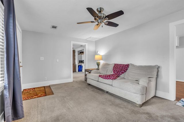 109 Oxford Street, Tomball, TX 77375