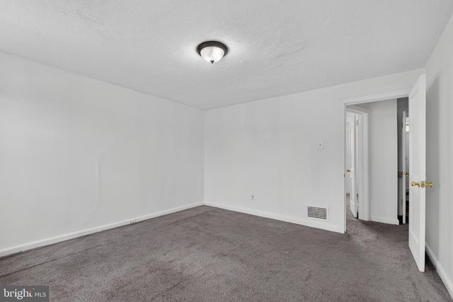 443 RARITAN ST, Camden, NJ 08105