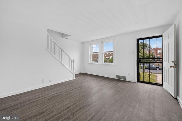 443 RARITAN ST, Camden, NJ 08105