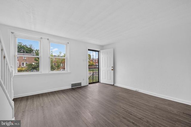 443 RARITAN ST, Camden, NJ 08105