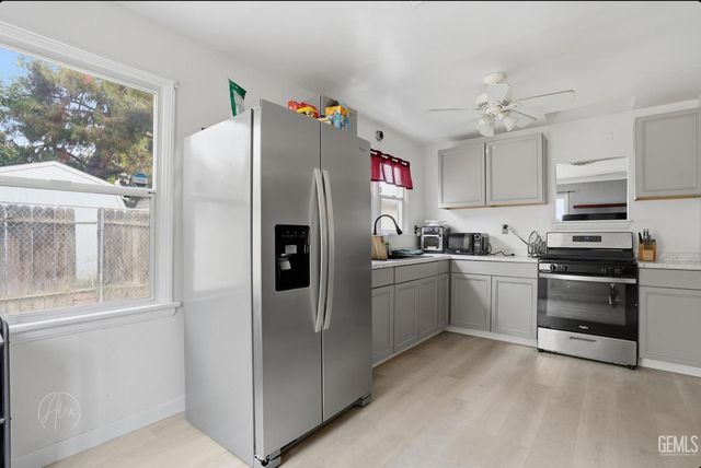 2516 Lomita Verde Drive, Bakersfield, CA 93305