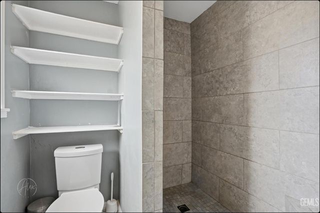 2516 Lomita Verde Drive, Bakersfield, CA 93305