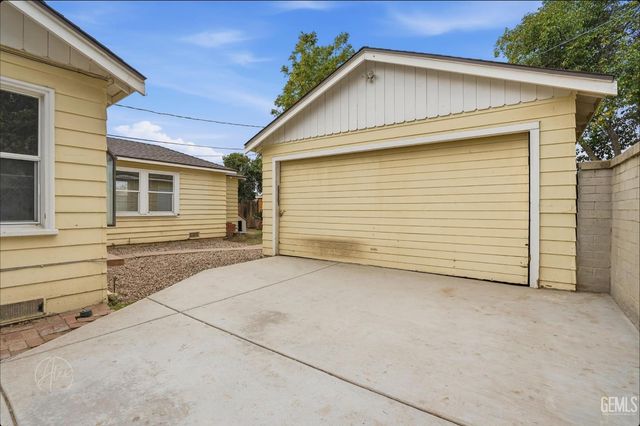 2516 Lomita Verde Drive, Bakersfield, CA 93305