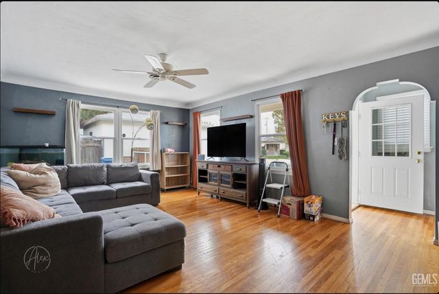 2516 Lomita Verde Drive, Bakersfield, CA 93305