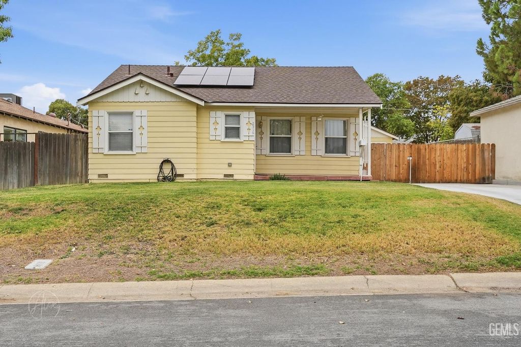 2516 Lomita Verde Drive, Bakersfield, CA 93305