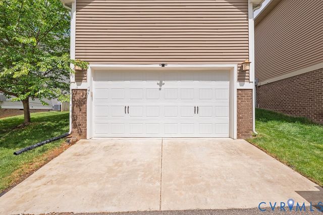 5906 Swift Fox Dr, Moseley, VA 23120