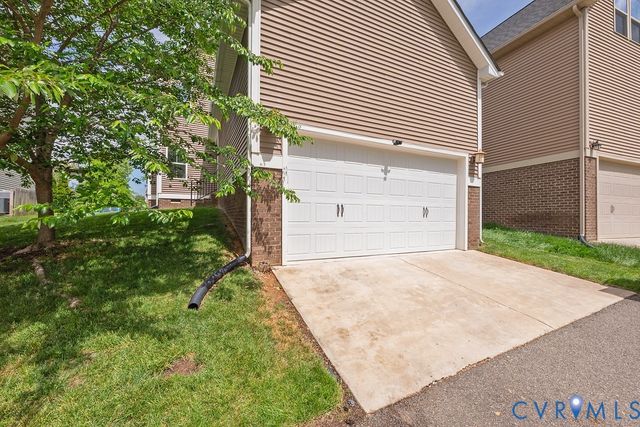 5906 Swift Fox Dr, Moseley, VA 23120