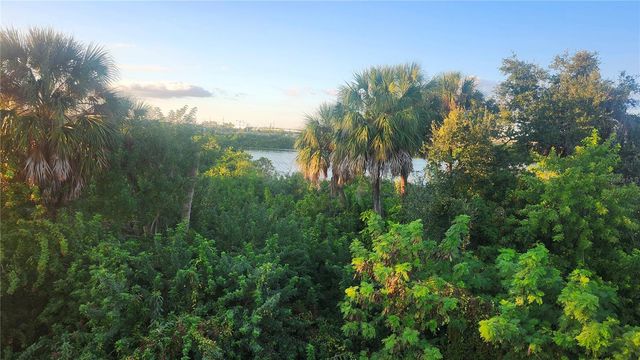 543 VINCINDA CREST WAY, Tampa, FL 33619