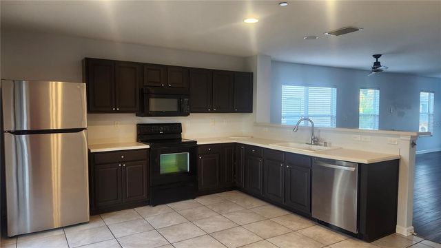 543 VINCINDA CREST WAY, Tampa, FL 33619