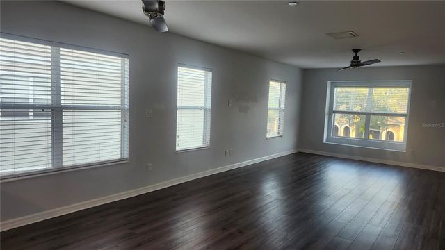 543 VINCINDA CREST WAY, Tampa, FL 33619