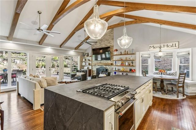 7265 Hunters Branch Drive, Atlanta, GA 30328